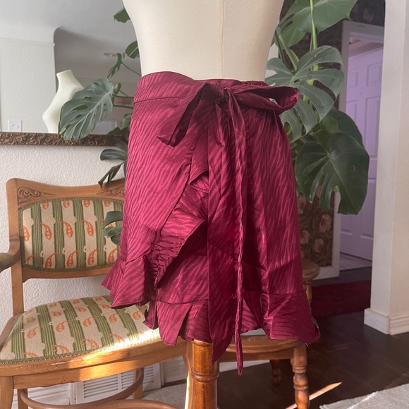Do+Be silky, high waisted, wrap skort - Picture 3 of 7